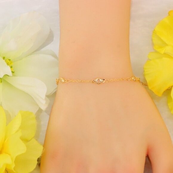 Minimalist Bracelet, Sleek & Modern Design, Women’s Fashion, YC110371-B - Picture 2 of 10